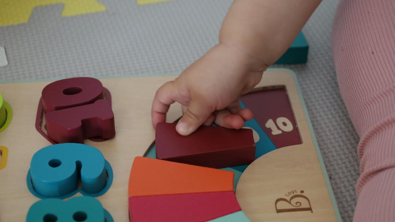 baby placing blocks.jpg